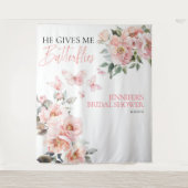 蝶ピンク赤面ブライダルシャワーバックドロップ タペストリー (正面)