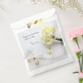 蝶淡い色のの黄色い花 フェイバーバッグ (封をした状態)