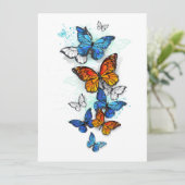 蝶飛んでいるモルフォと（昆虫）オオカバマダラ、モナーク セーブザデート (スタンド正面)