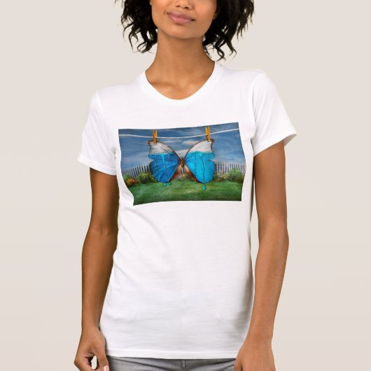 蝶- Morpho -私はそれを時色の操業憎みます Tシャツ (正面)