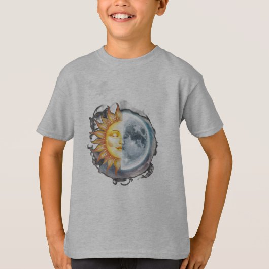 融合した太陽と月 Tシャツ (正面)