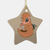 蟻を持つベビーのセンザンコウ セラミックオーナメント (右)