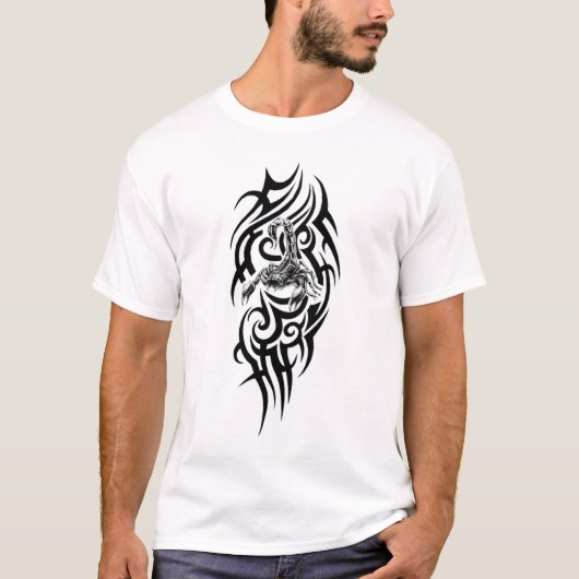 蠍の入れ墨のTシャツ Tシャツ (正面)
