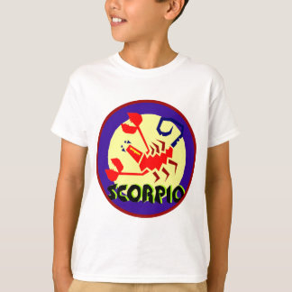 蠍座のバッジ Tシャツ