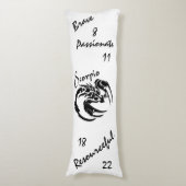 蠍座〔占星術の〕十二宮図記号と記号 ボディピロー (正面縦)