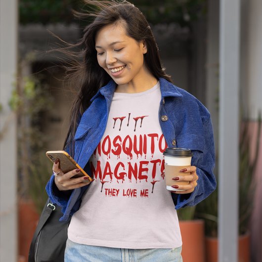 血を滴らせる蚊帳お腹が大好き Tシャツ