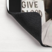 血猫を与えて下さい マウスパッド (コーナー)