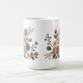 血色と青の刺繍バラ コーヒーマグカップ (中央)