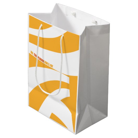 行くぞ！オレンジ色の渦巻き ミディアムペーパーバッグ (正面アングル)