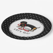 行くぞ！ダシュント犬（黒とタン）おもしろいかわいい ペーパープレート (アングル)