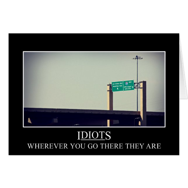 行くところはどこでも馬鹿は後を追います (正面横)