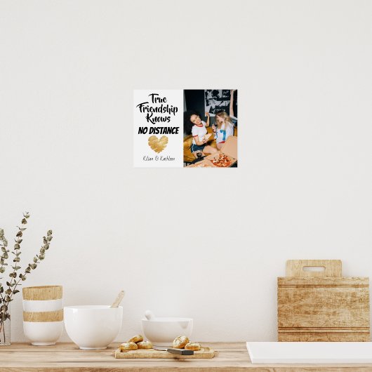 行く遠くにギフト、友情は距離Posを知らない ポスター (キッチン)