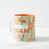 行けビーガン!1970かわいらし年代のレトロな消音の花 ツートーンマグカップ (正面左)