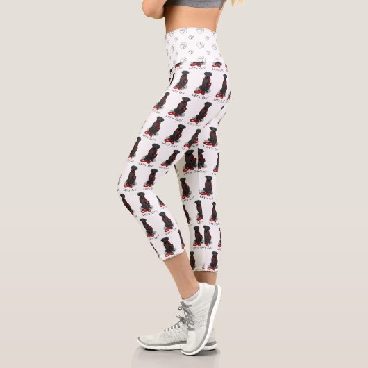 行こう！フラットコート・レトリーバー（黒) カプリレギンス (左)