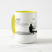 行った結び目Kitesurfing -大きいコーヒー・マグの黄色 マグカップ (正面左)