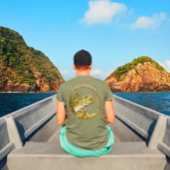 行った魚釣り巨大なベースルアースポーツギフトを取る Tシャツ