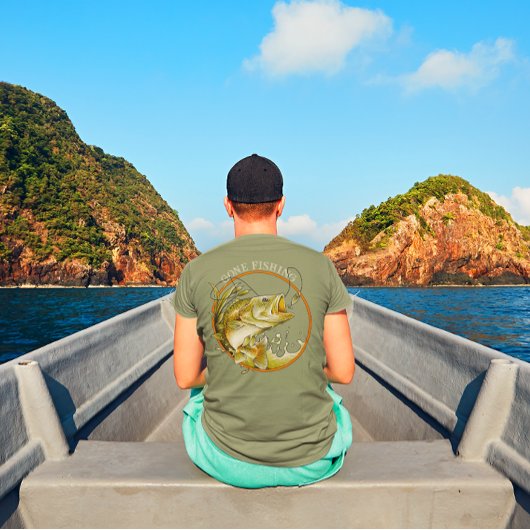 行った魚釣り巨大なベースルアースポーツギフトを取る Tシャツ