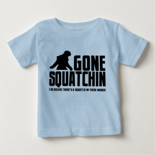 行ったSquatchin -ビッグフットのおもしろいな信者 ベビーTシャツ
