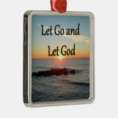 行って神の日の出を写真に残す メタルオーナメント (右)