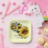 行の中の黄色のひまわり庭園の結婚式 ペーパープレート (パーティー)