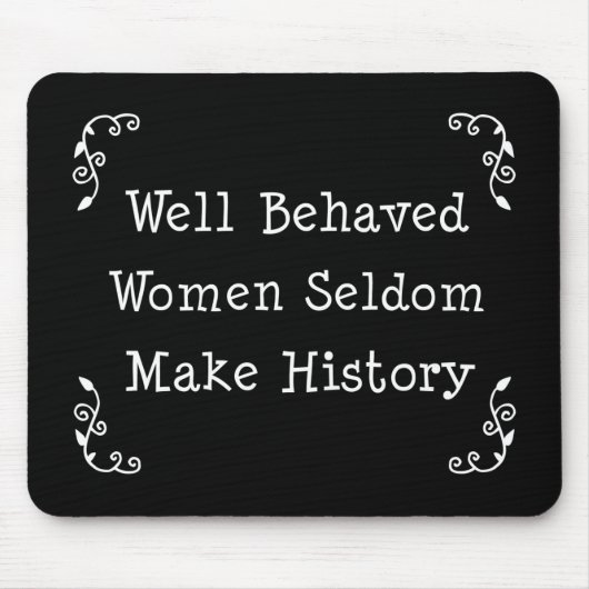 行儀が良い女性 マウスパッド (正面)