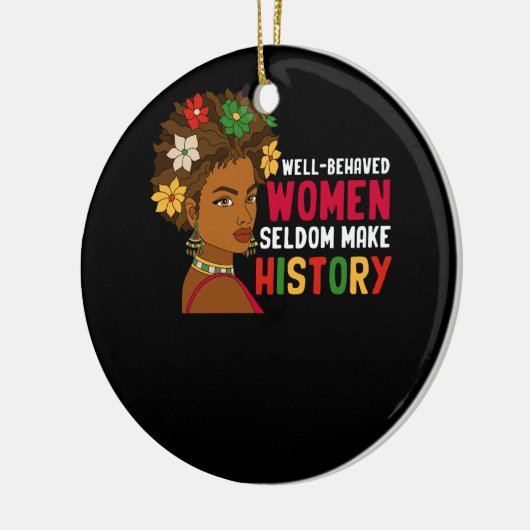 行儀の良い女性はめったに歴史の月を真っ暗にしない セラミックオーナメント (左)