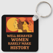 行儀の良い女性はめったに歴史を作らない キーホルダー (裏面)