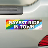 街で最もゲイの乗り込みLGBTQレインボーストライププライド バンパーステッカー (車上)