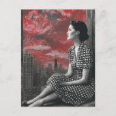 街のトップにいる女性 ポストカード (正面)