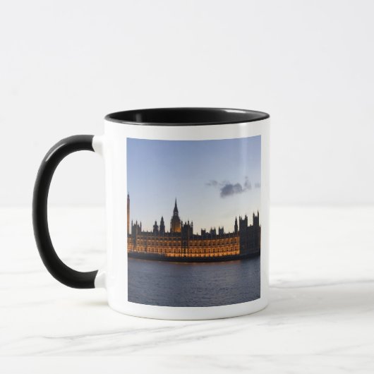 街のビッグベンと英国議会 マグカップ (左)