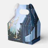 街の限界点に現れる一瞬 フェイバーボックス (正面サイド)