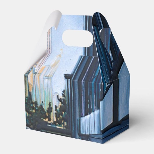 街の限界点に現れる一瞬 フェイバーボックス (正面サイド)