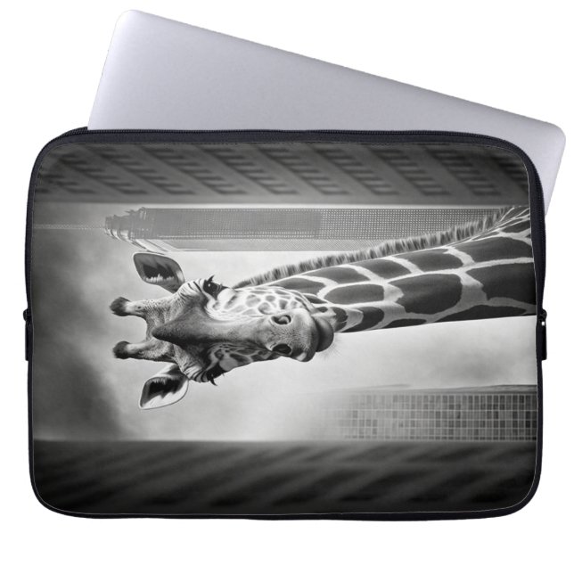 街並みのキリン ラップトップスリーブ (正面)