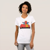 街並みの背後にある赤い竜巻 Tシャツ (正面フル)