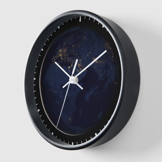 街灯のある全地球 壁時計 (傾斜)