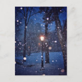 街灯をのまわりに渦巻く雪 ポストカード (正面)