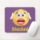 衝撃を与えられたEmojiの女の子の顔文字の漫画の顔 マウスパッド (マウス)