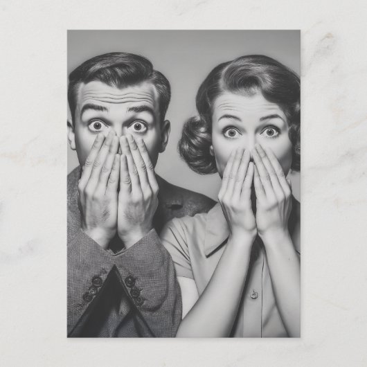 衝撃を受けたレトロカップルポートレート ポストカード (正面)