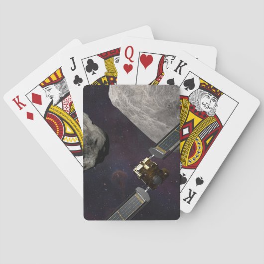 衝撃前のダーツ宇宙船とリュシカベ トランプ (裏面)