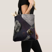 衝撃前のダーツ宇宙船とリュシカベ トートバッグ (クローズアップ)