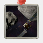 衝撃前のダーツ宇宙船とリュシカベ メタルオーナメント (正面)