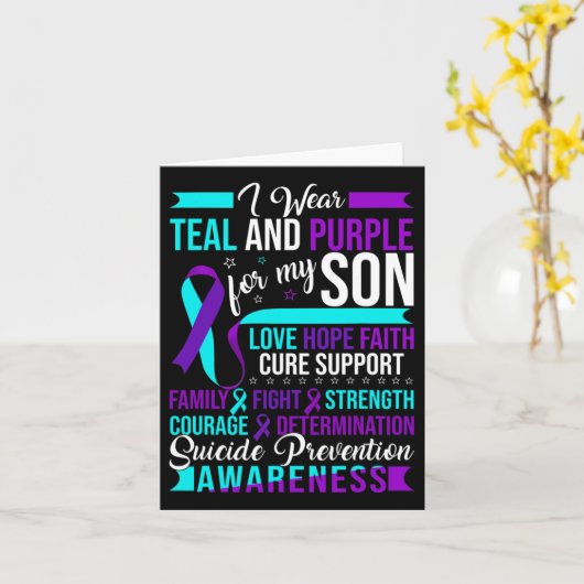 衣服ティール（緑がかった色）と紫の私の息子の自殺の予防 カード (黄色い花)