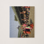 衣装を着たアマチュアフォークダンサーが楽しむ ジグソーパズル (縦)