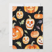 衣装を着たハロウィンのかわいい子猫 招待状 (裏面)