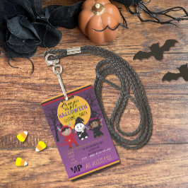 衣装を着た子供ハローウィンパーティ招待状バッジ バッジ