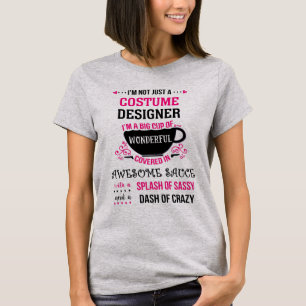 衣装デザイナーの素晴ら素晴らししいサッシー Tシャツ