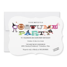 衣装パーティーキッドのハローウィンパーティ招待状。