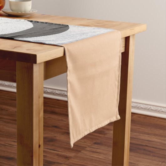 表彰台のランナーを狙う ショートテーブルランナー (インサイチュ)