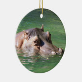 表面のカバの水泳 セラミックオーナメント (右)