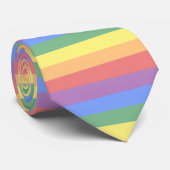 衰退した虹の旗の横のストライプLGBTのプライド ネクタイ (ロール)